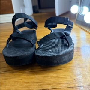 Women's Black Platform Sandals- Teva Flatform Universal Sandal